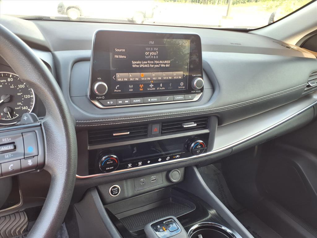 2023 Nissan Rogue SV photo 5