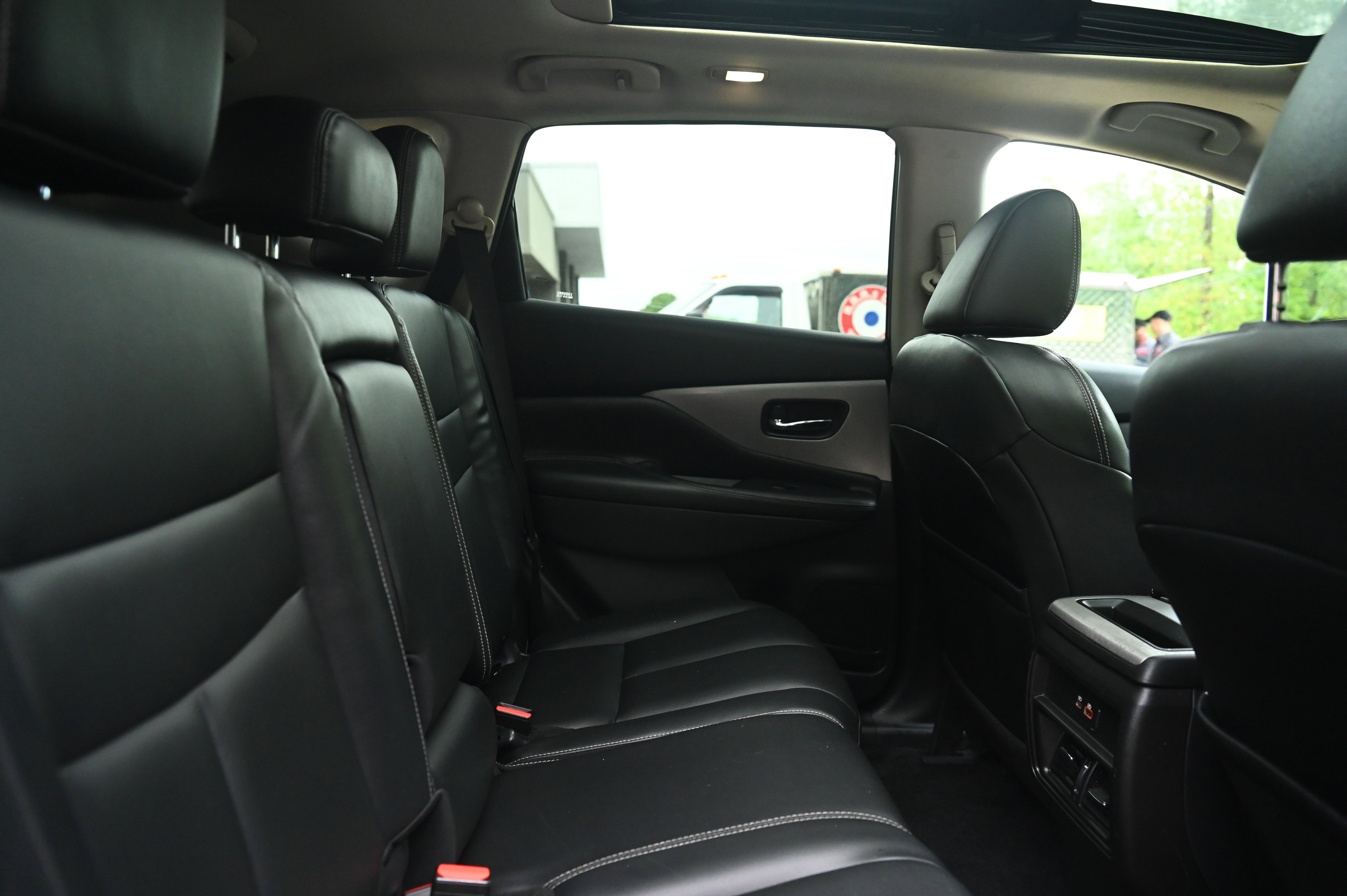 2020 Nissan Murano SV photo 23