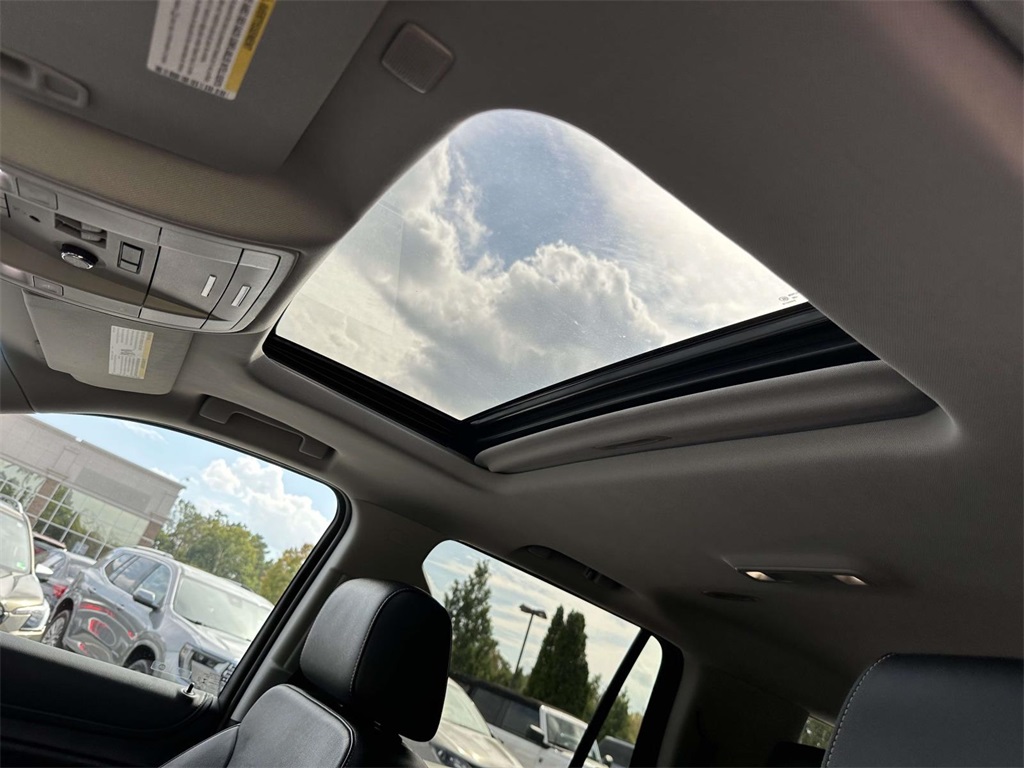 2019 Chevrolet Tahoe LT photo 17