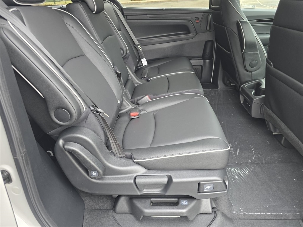 2026 Honda Odyssey Touring photo 19