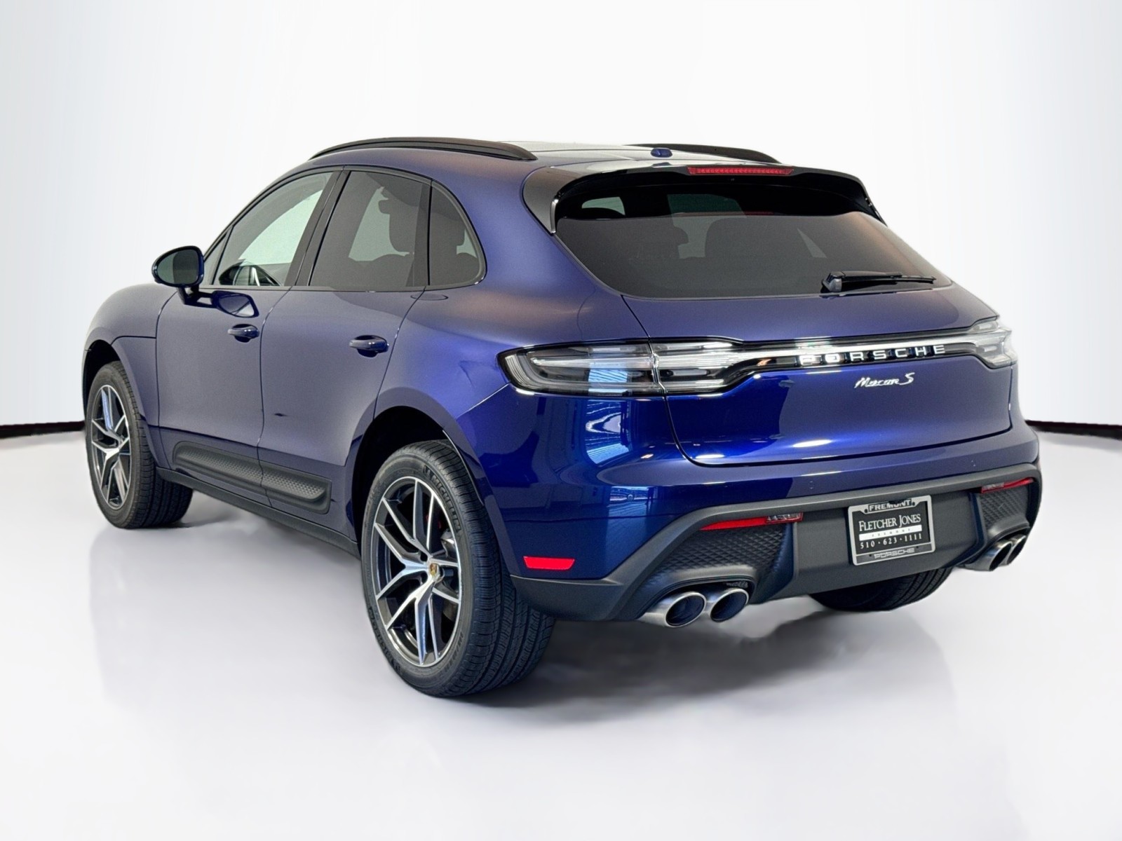 2025 Porsche Macan S photo 3