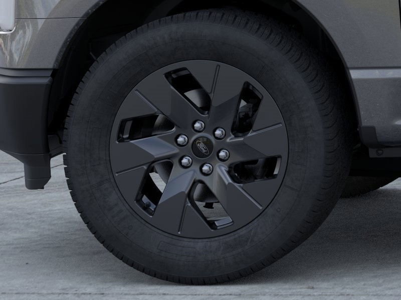 2024 Ford F-150 Lightning photo 16