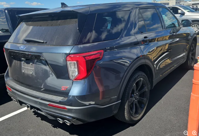 2022 Ford Explorer ST photo 2