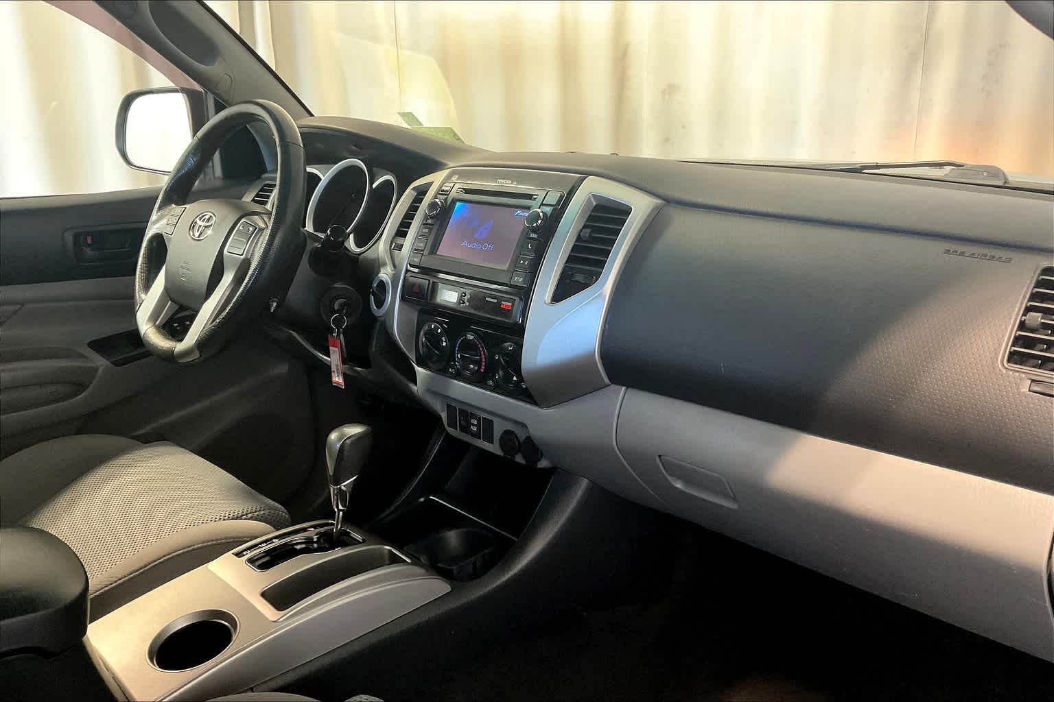 2013 Toyota Tacoma photo 13