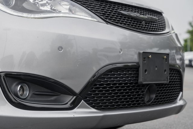 2019 Chrysler Pacifica Limited photo 15