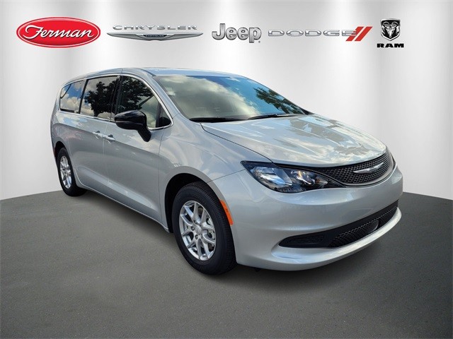 2026 Chrysler Voyager LX's photo