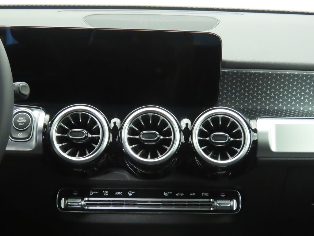 2025 Mercedes Benz GLB 250 photo 15