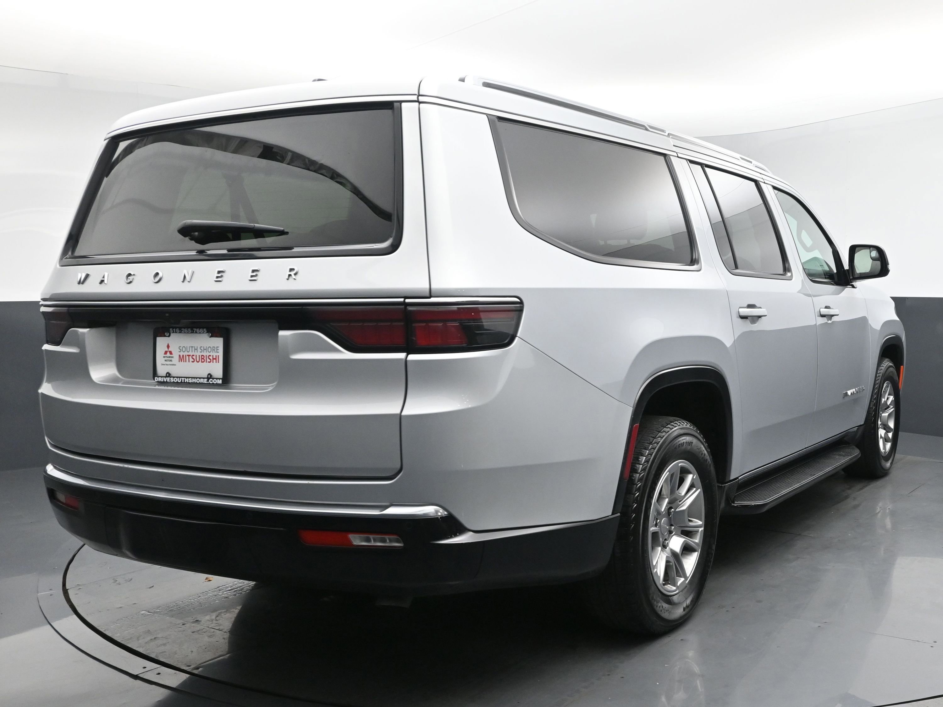 2024 Jeep Wagoneer L Base photo 23