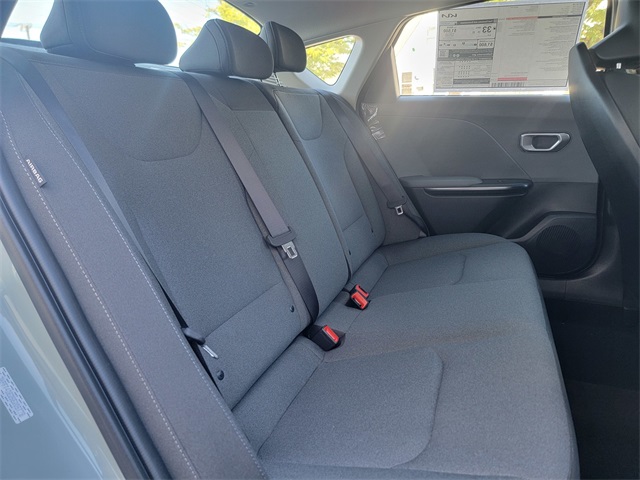2025 Kia K4 LXS photo 14