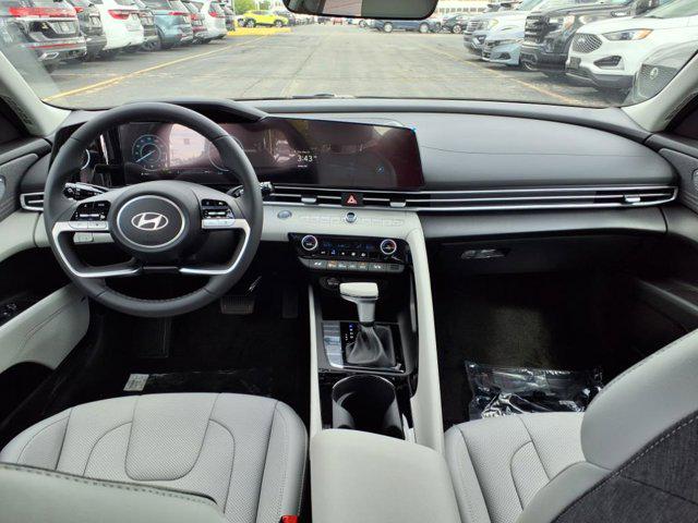 2025 Hyundai Elantra Hybrid Limited photo 6