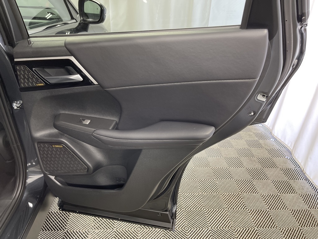 2025 Mitsubishi Outlander SE photo 32