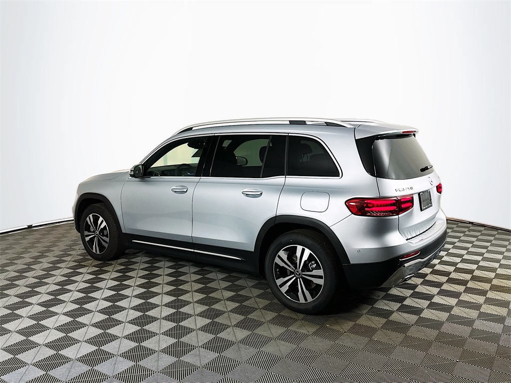 2026 Mercedes Benz GLB 250 4MATIC photo 4