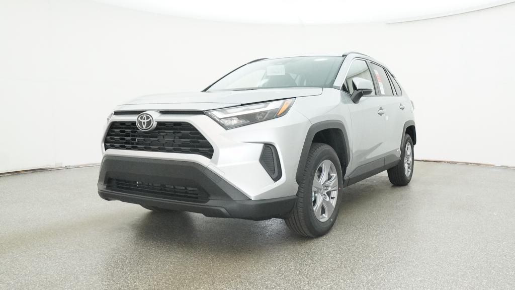 2025 Toyota RAV4 Hybrid XLE photo 4