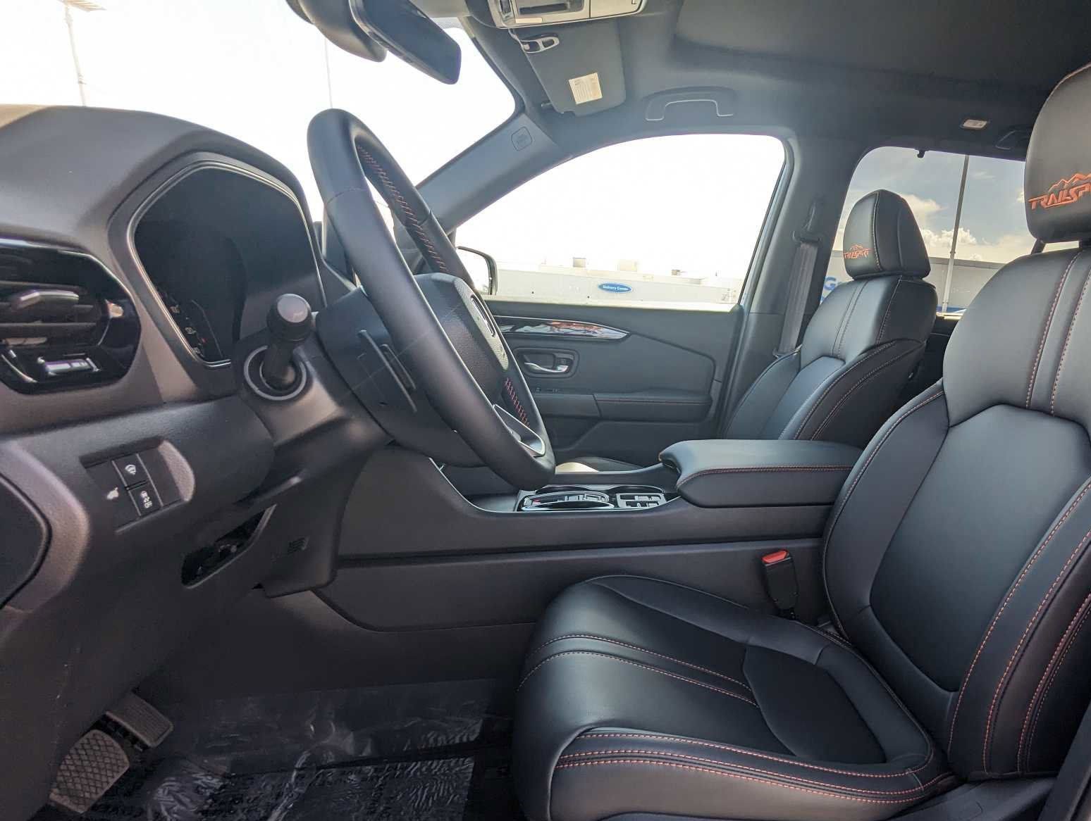 2025 Honda Pilot TrailSport photo 12
