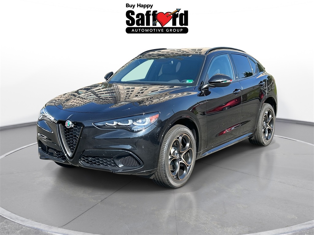 2025 Alfa Romeo Stelvio Intensa's photo