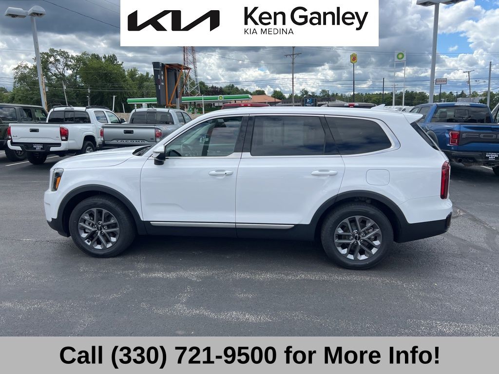 2023 Kia Telluride LX photo 13