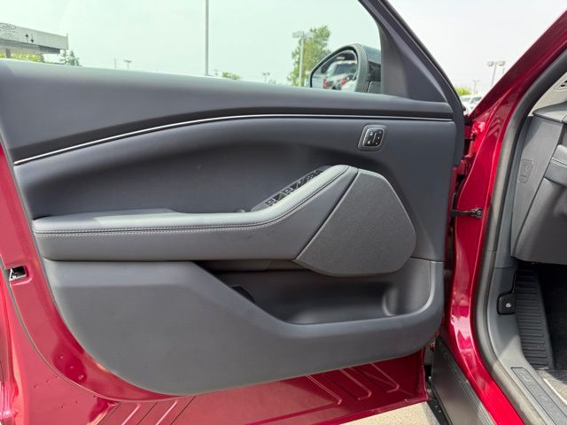 2025 Ford Mustang Mach-E Select photo 14