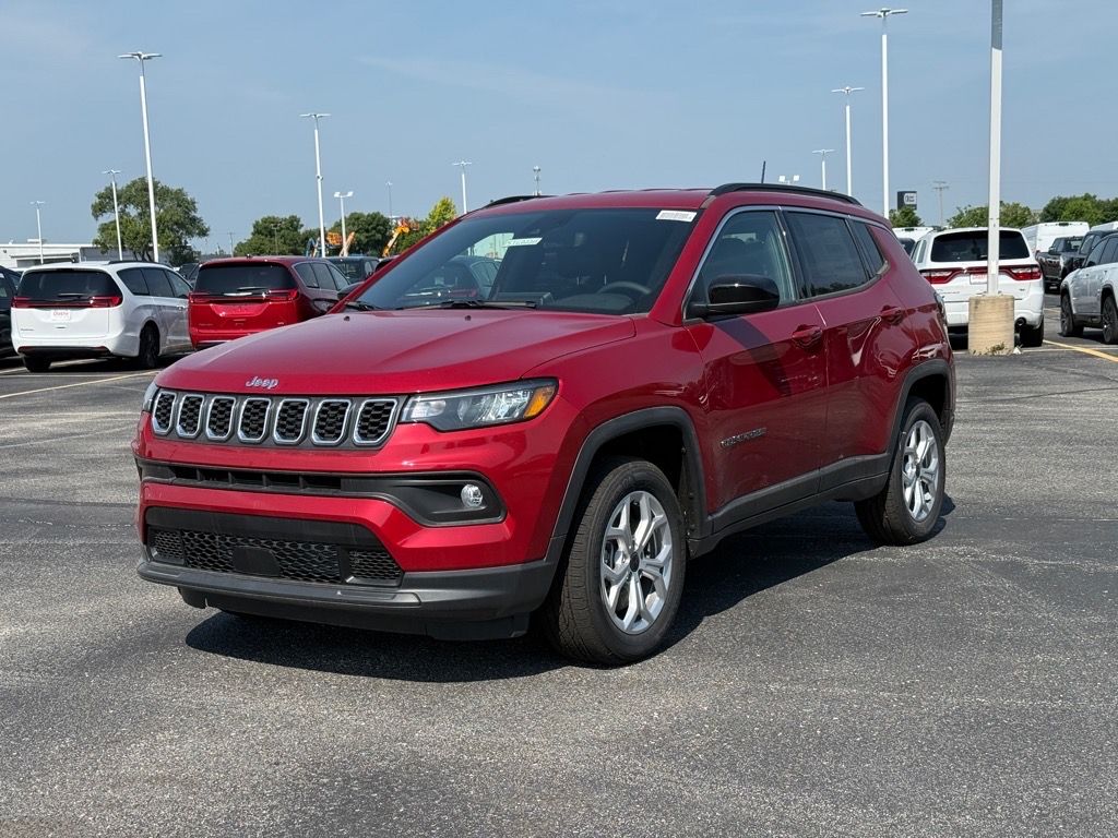 2025 Jeep Compass North Edition Latitude photo 2