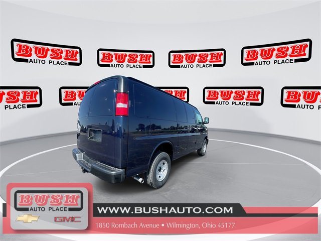 2025 Chevrolet Express Cargo 3500 photo 2