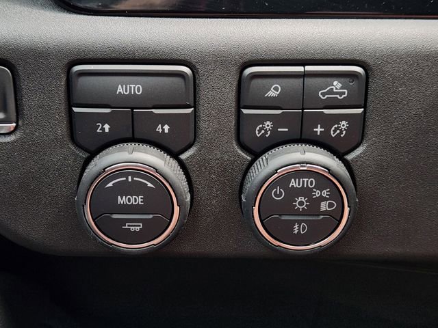 2025 Chevrolet Silverado 1500 LTZ photo 16