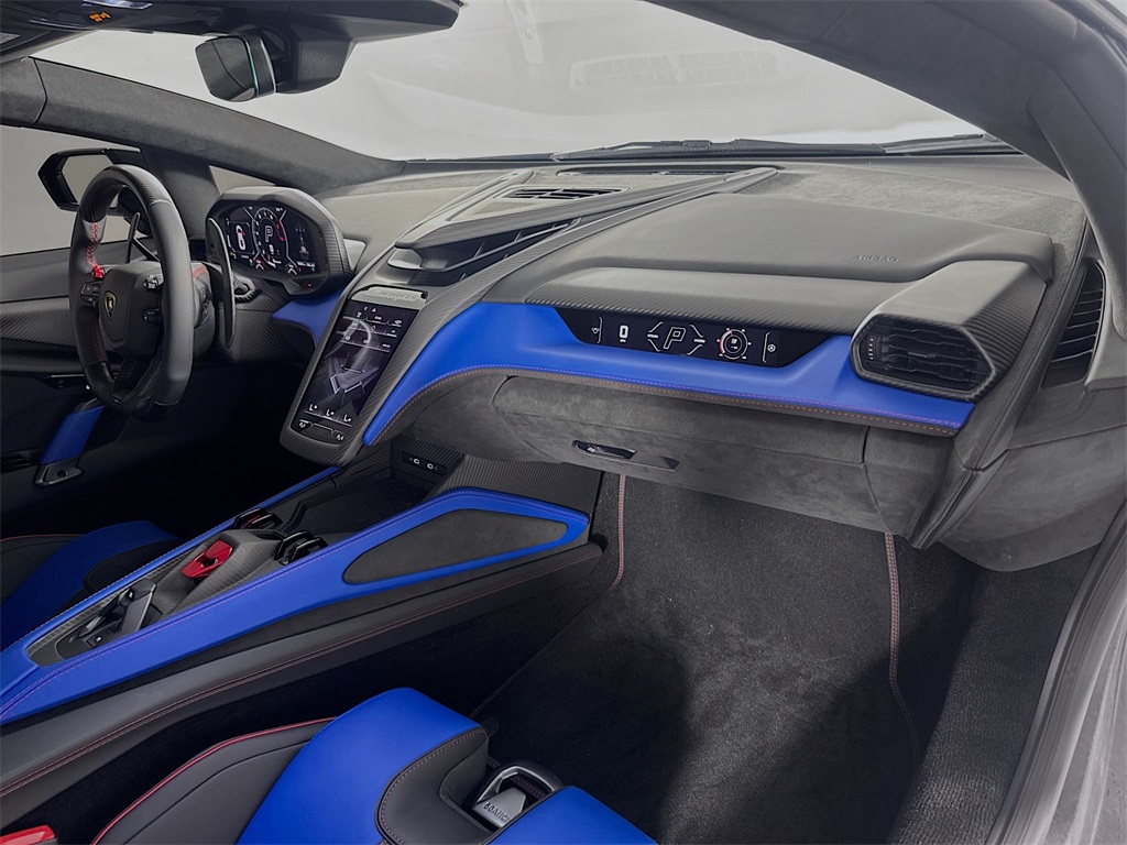 2024 Lamborghini Revuelto photo 22
