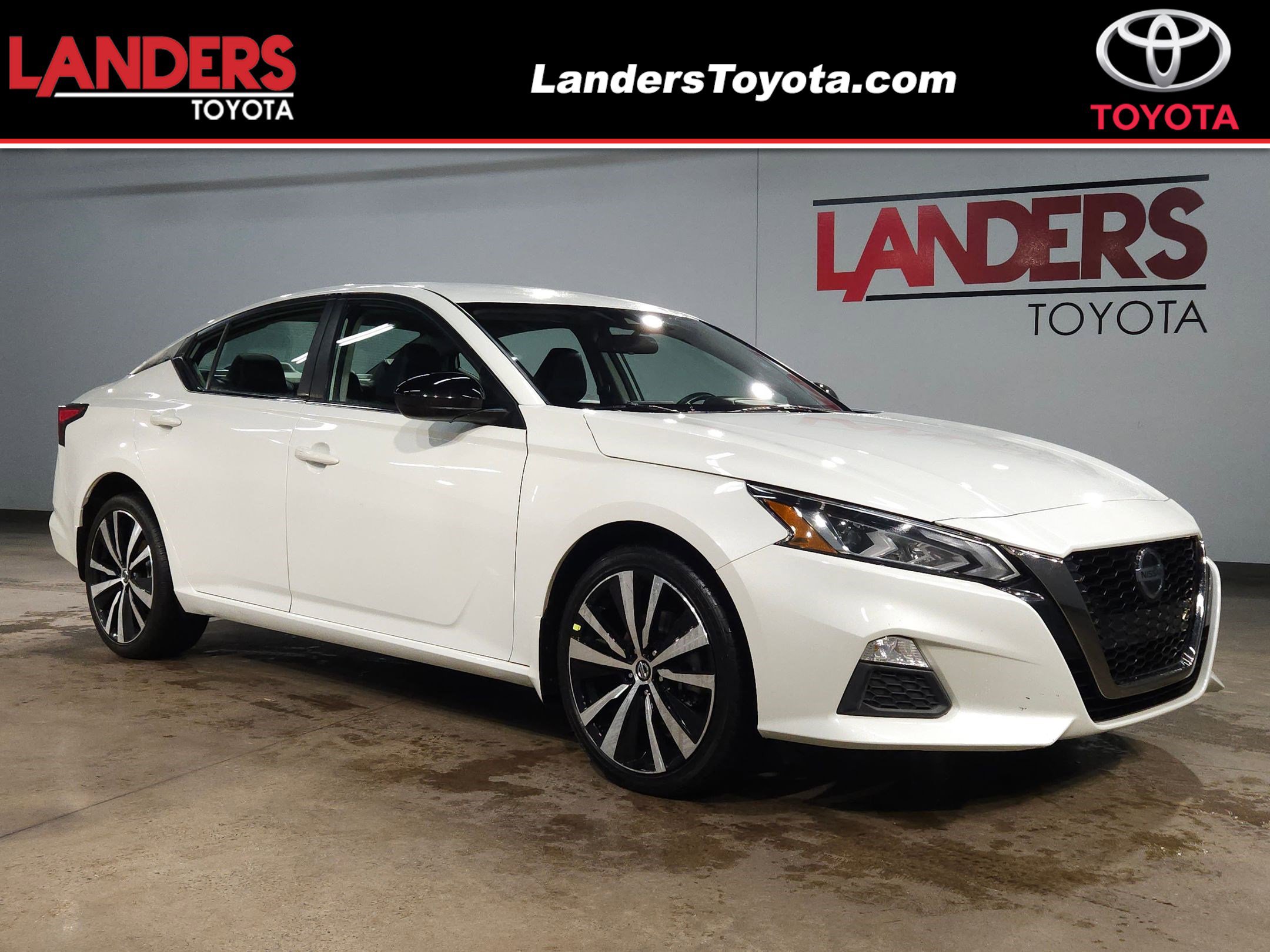 2022 Nissan Altima SR