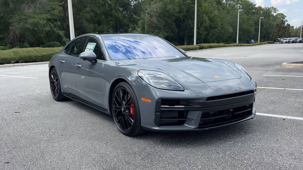 2026 Porsche Panamera GTS photo 2
