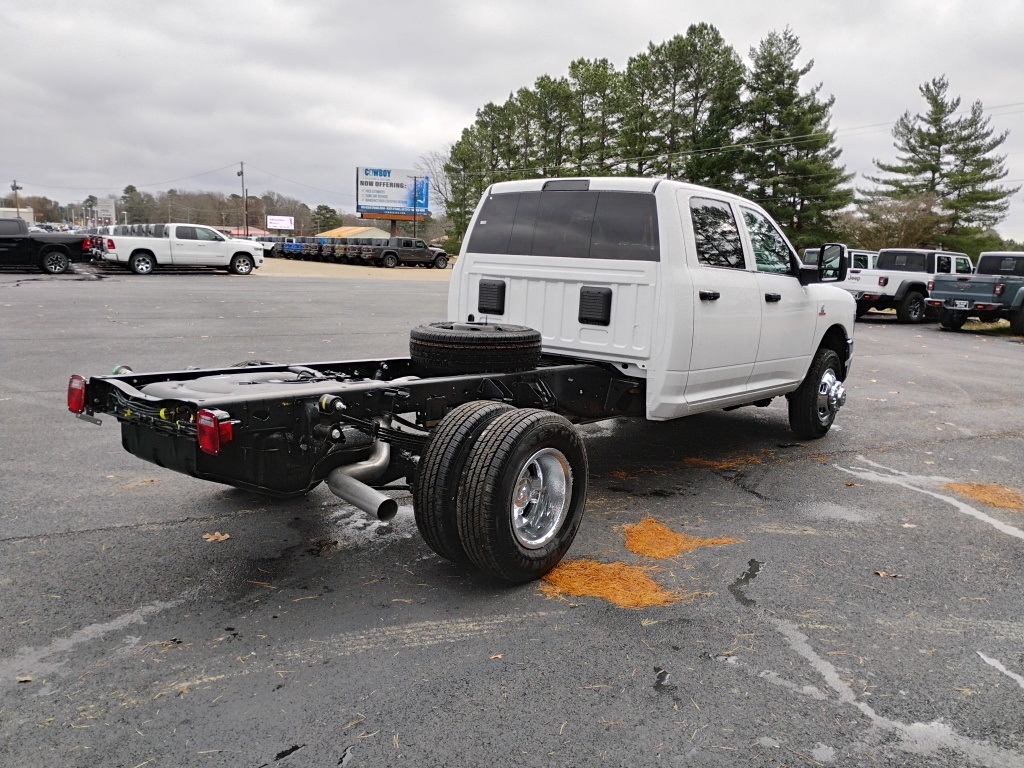 2026 Ram 3500 Tradesman photo 4