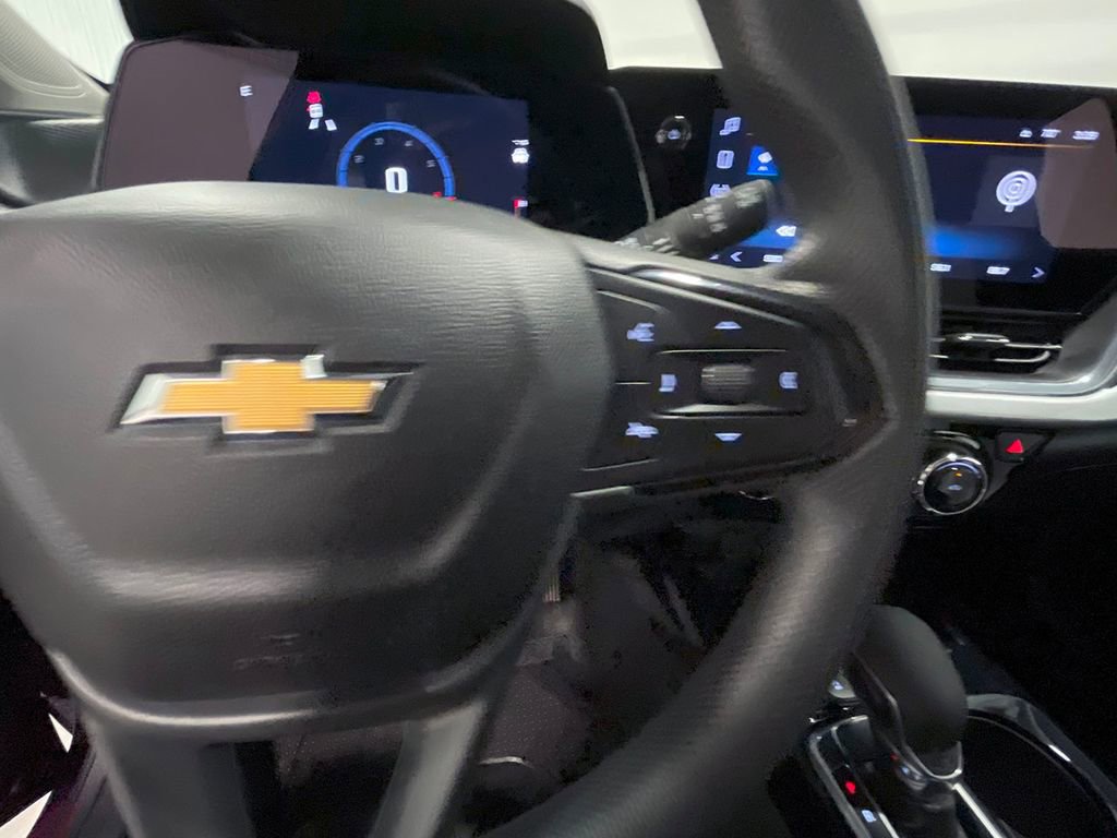2024 Chevrolet Trax LT photo 25
