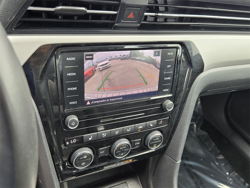 2022 Volkswagen Passat 2.0T SE photo 20