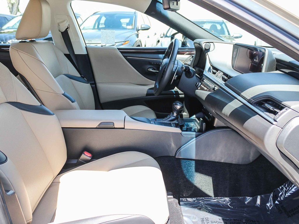 2020 Lexus ES 350 Premium photo 17