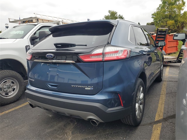 2019 Ford Edge Titanium photo 2