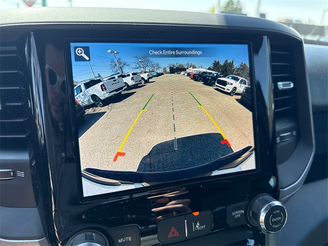 2025 Ram 1500 Tradesman photo 3