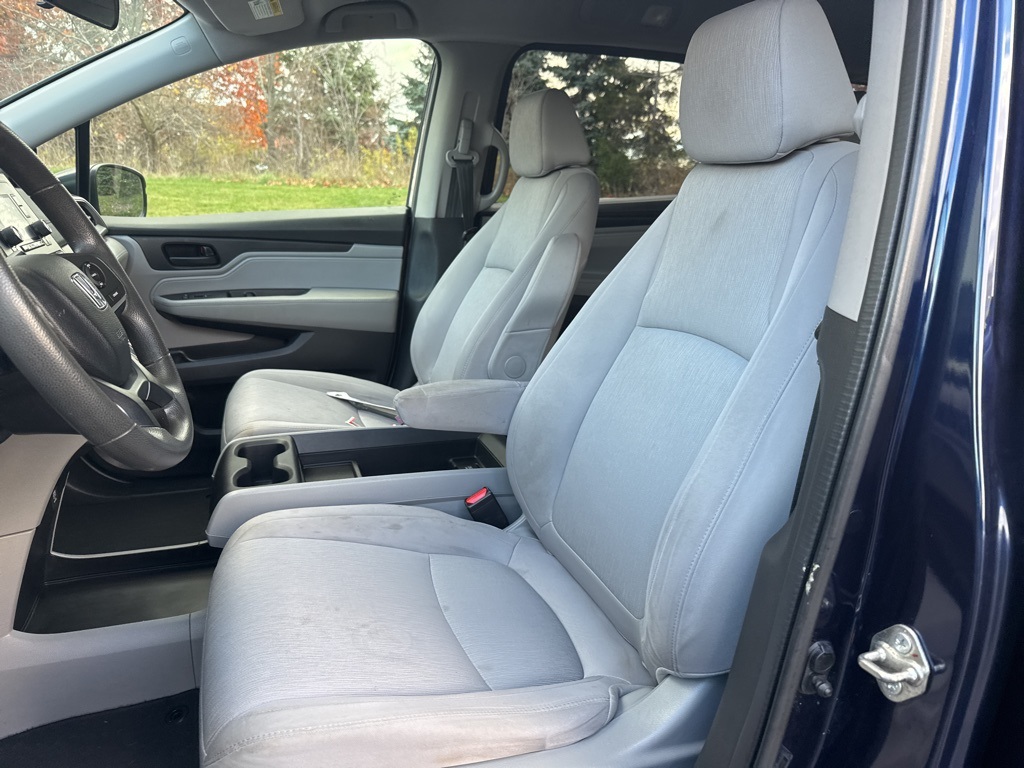 2018 Honda Odyssey LX photo 4