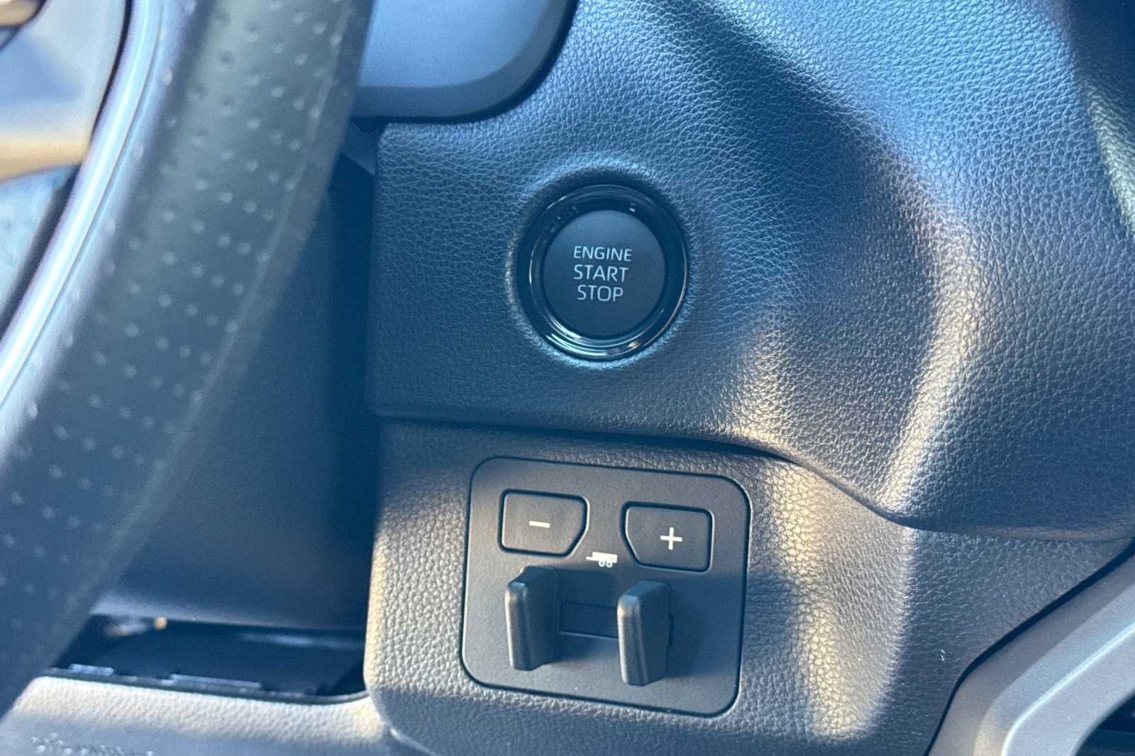 2025 Toyota Tundra SR5 CrewMax photo 24