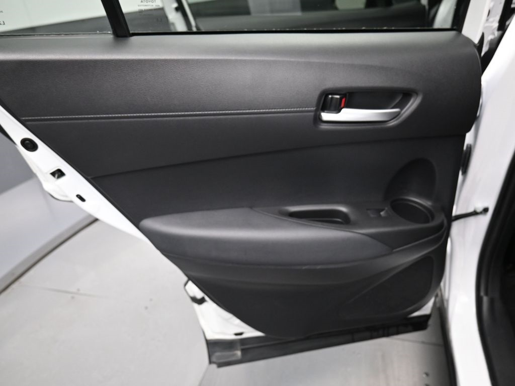 2023 Toyota Corolla Cross XLE photo 29