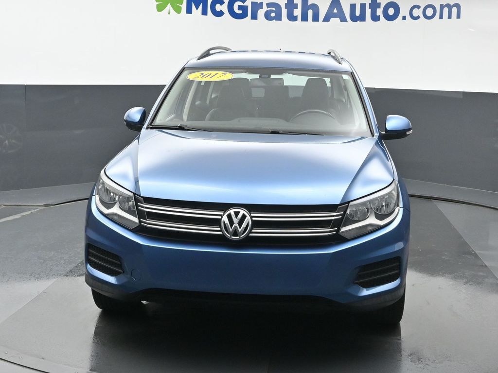 2017 Volkswagen Tiguan S photo 2