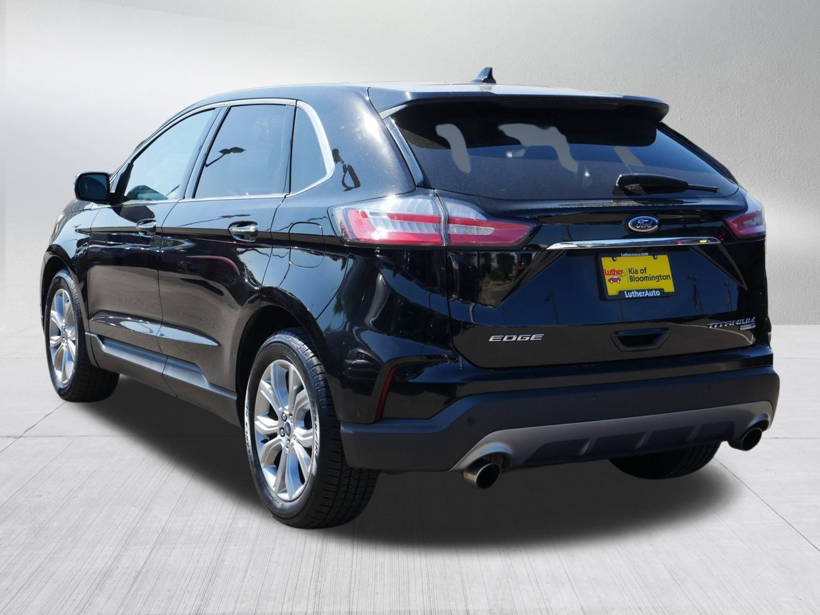 2019 Ford Edge Titanium photo 3