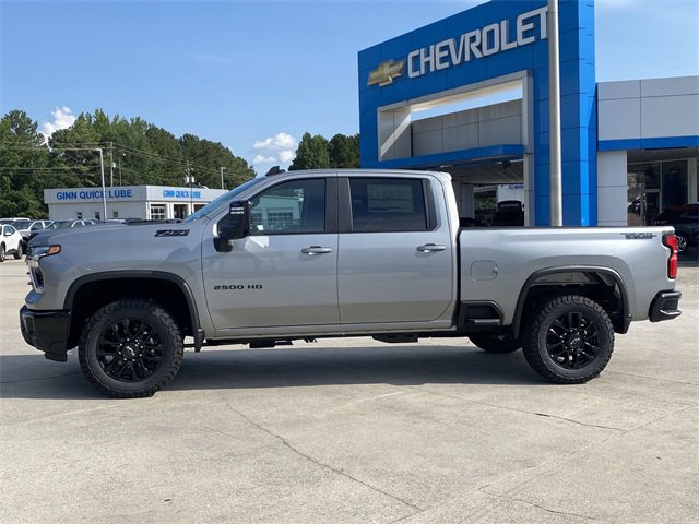 2025 Chevrolet Silverado 2500HD LT photo 2