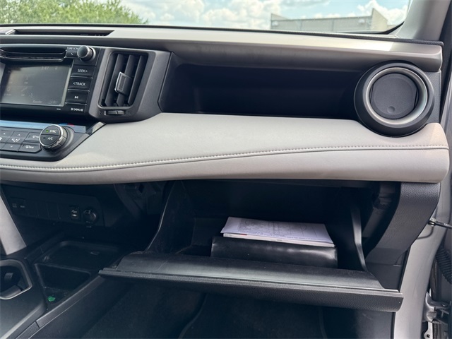 2017 Toyota RAV4 XLE photo 17