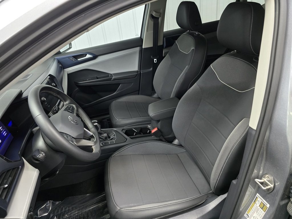 2024 Volkswagen Taos SE photo 29
