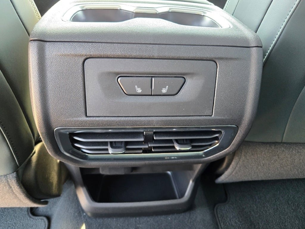 2026 Gmc Sierra EV AT4 photo 17