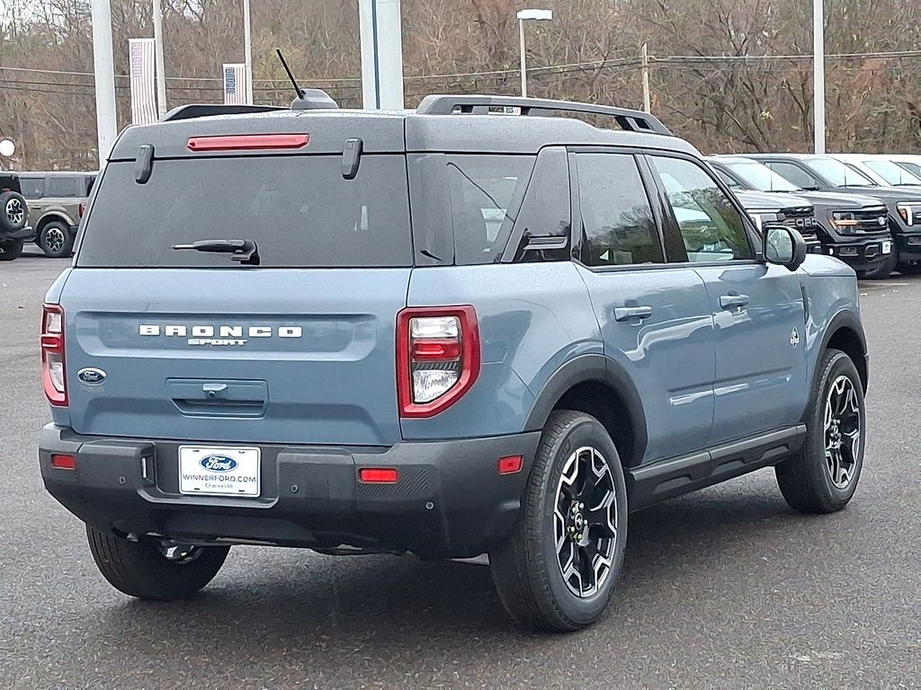 2025 Ford Bronco Sport Outer Banks photo 3