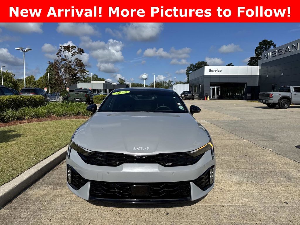 2025 Kia K5 GT photo 2