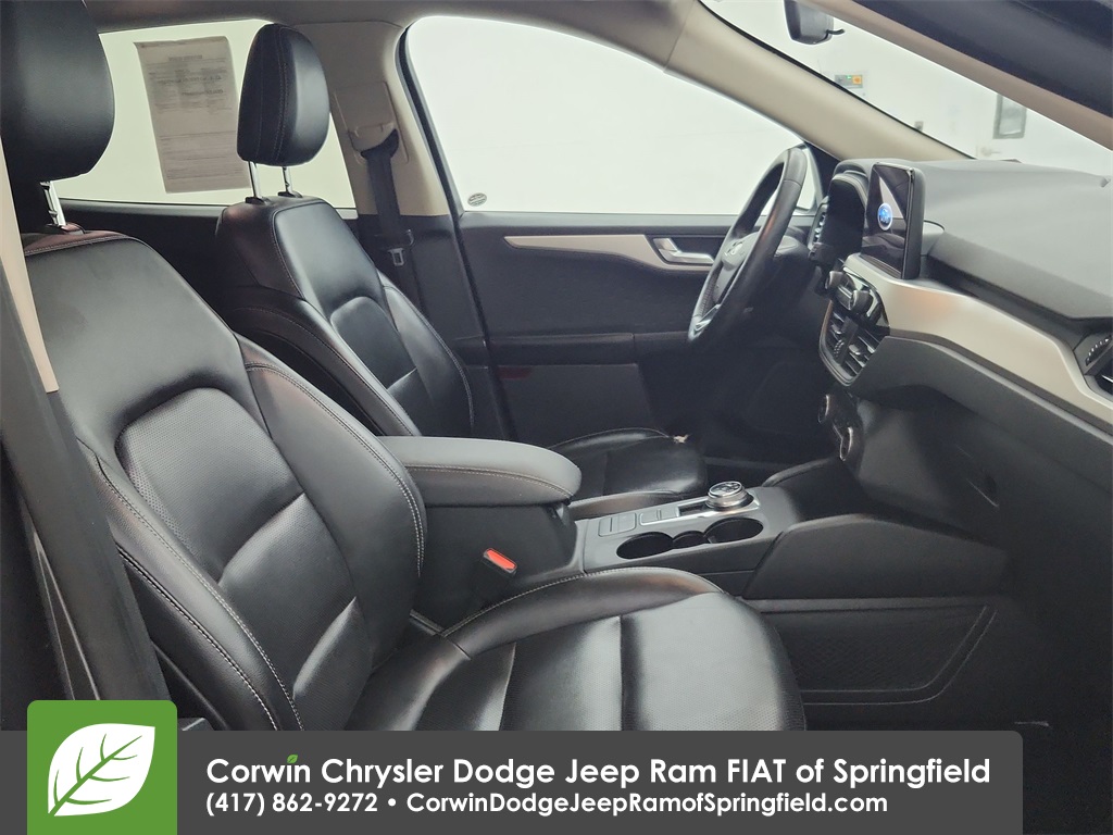 2020 Ford Escape SEL photo 29