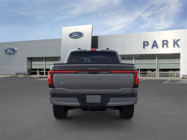 2025 Ford F-150 Lightning Lariat photo 5