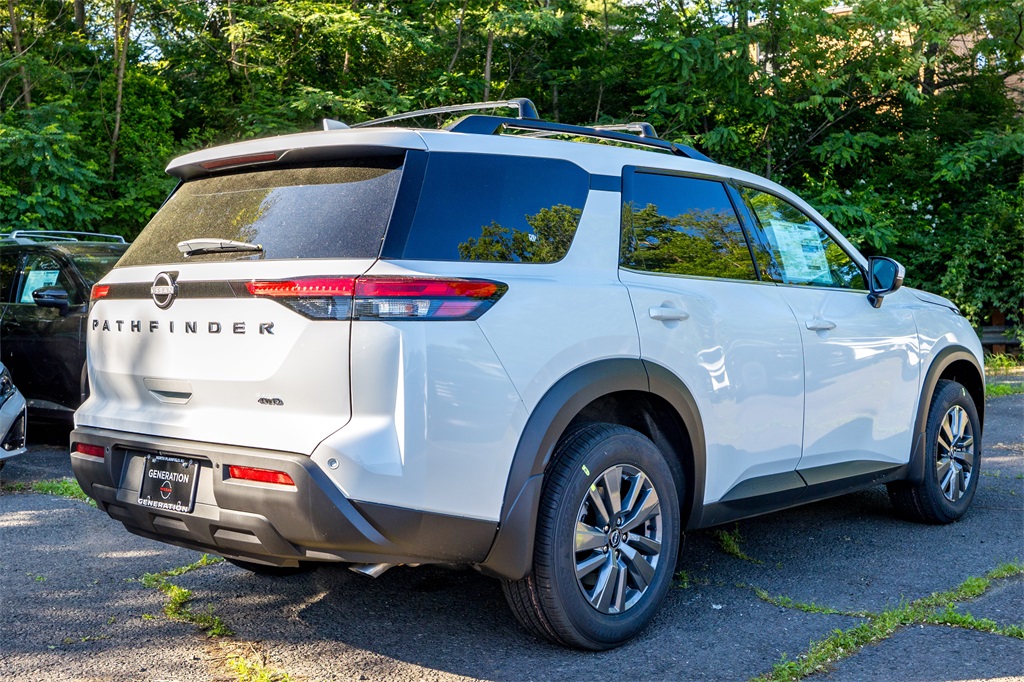 2025 Nissan Pathfinder SV photo 5