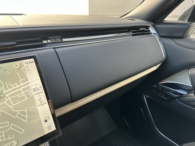 2025 Land Rover Range Rover SV photo 25