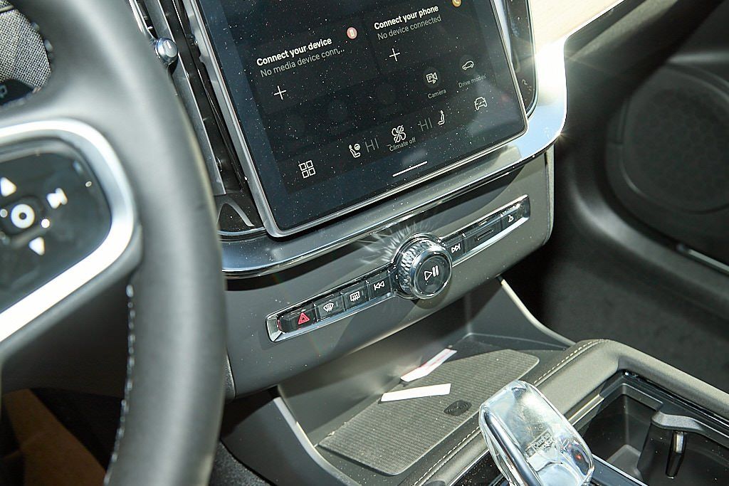 2026 VOLVO XC90 - Image 15