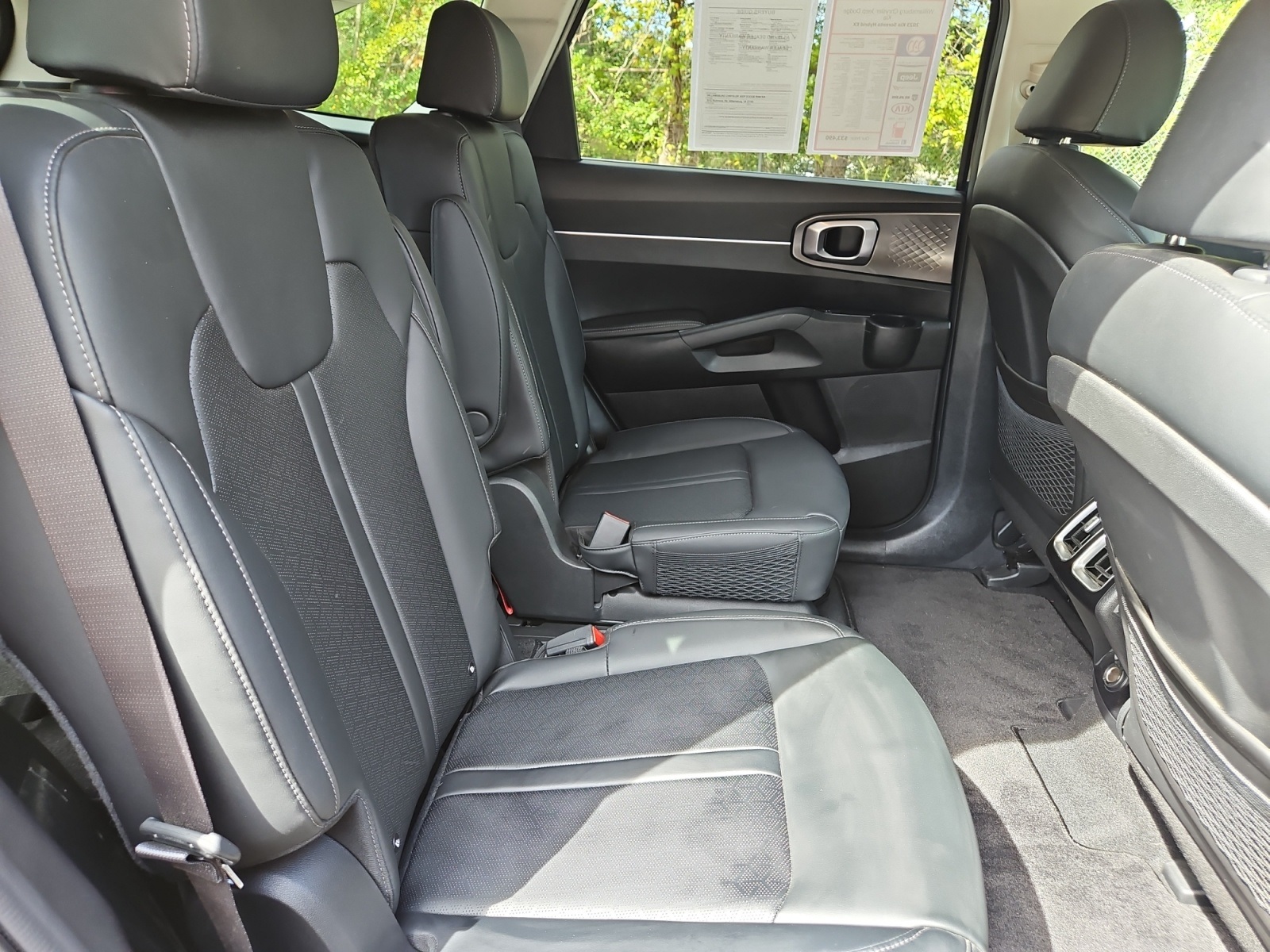 2023 Kia Sorento Hybrid EX photo 17